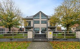 J And R Flanders Fields Holiday Homes